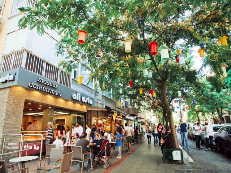 Istanbul: Asian Side Uskudar & Kadiköy Tour with Lunch - The Value of an Expert-Guided Experience