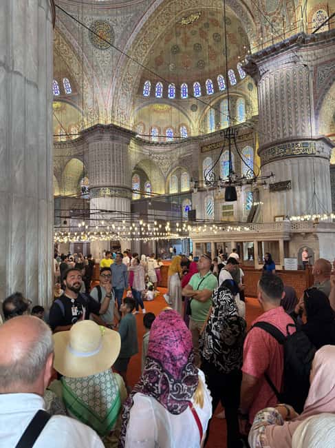 Istanbul: Balat, Blue Mosque, and Hagia Sophia Guided Tour - Visiting Sultanahmet’s Iconic Mosques and the Hagia Sophia