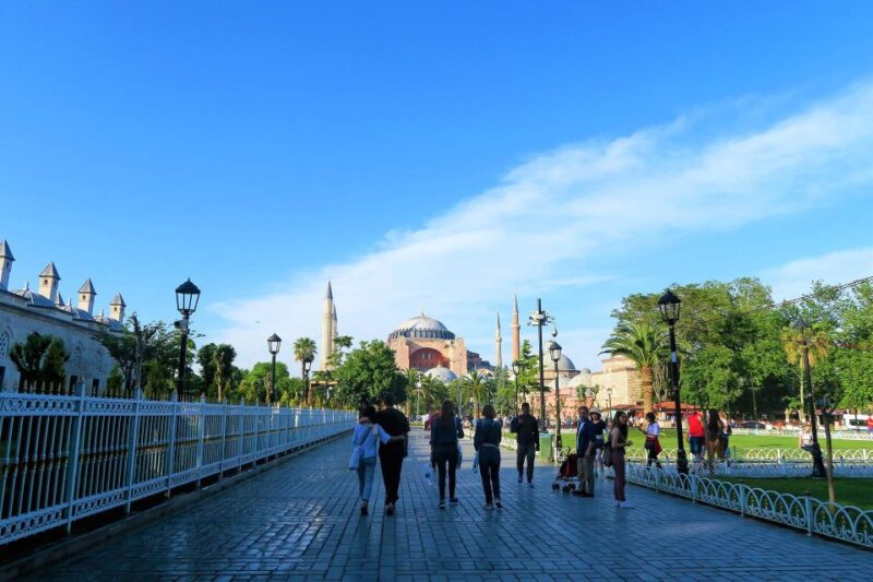 Istanbul: Best of Old City Full-Day Tour with Transfers - Guides and the Quality of the Experience