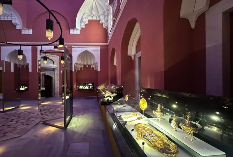 Istanbul: Blue Mosque, Hagia Sofia & Topkapi Palace Day Tour - Accessibility and Physical Requirements