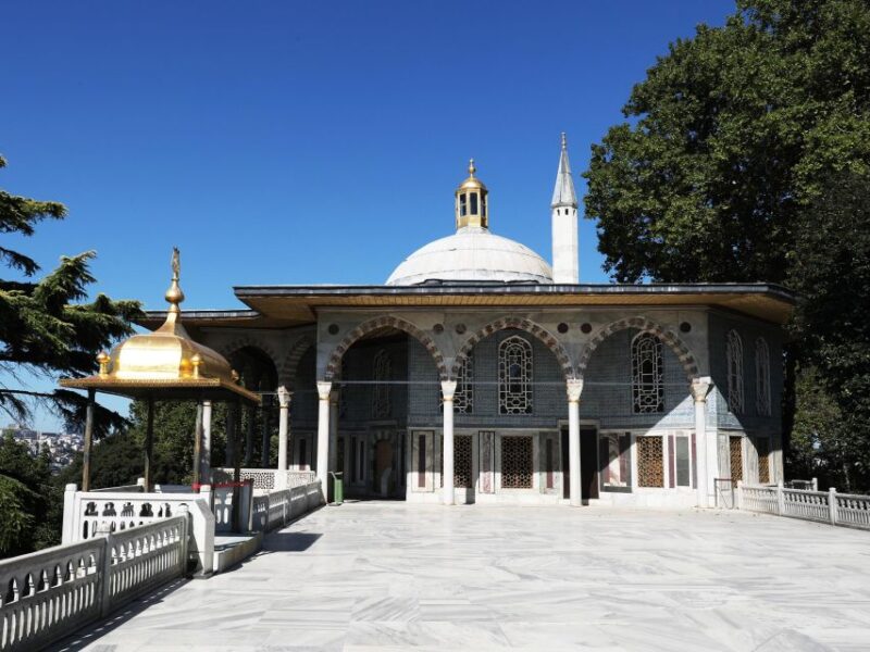Istanbul: Blue Mosque, Hagia Sophia, Basilica Cistern Tour - Discover the Best of Istanbuls Historic Center in Just 4 Hours