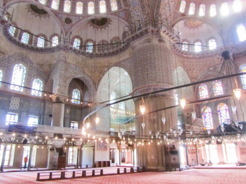 Istanbul: Blue Mosque & Hagia Sophia Guided Tour w/ Tickets - Tour Logistics: Group Size, Accessibility, and Flexibility