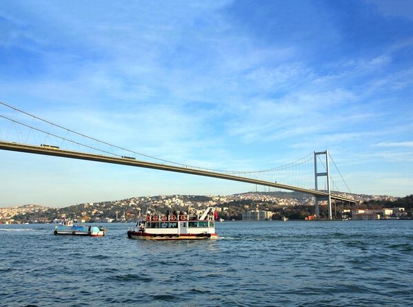 Istanbul: Bosphorus and Golden Horn Cruise with Audio Guide - Key Points
