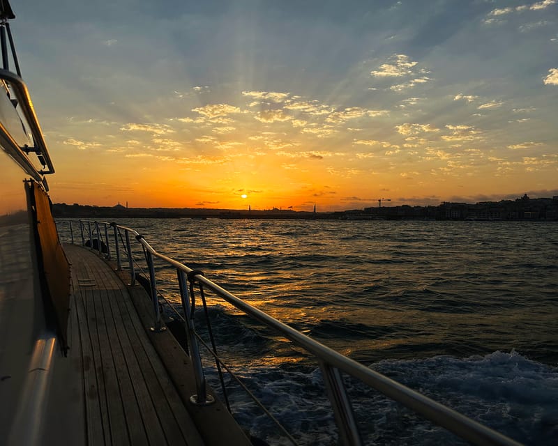 Istanbul: Bosphorus and Golden Horn Sunset Yacht Cruise - Practical Information and Accessibility