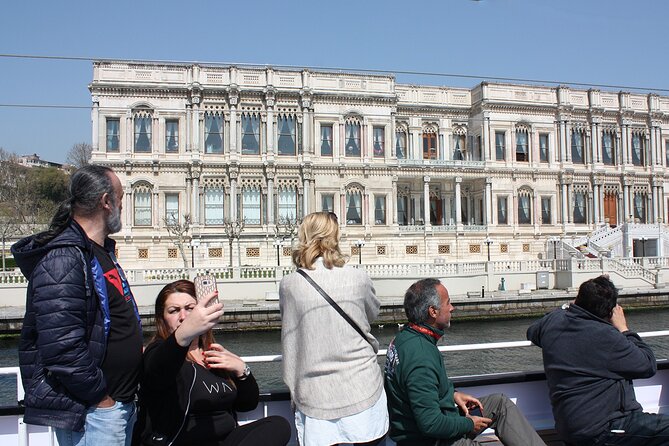 Istanbul Bosphorus Boat Tour and Golden Horn Cruise Day or Sunset - Maiden’s Tower and the Topkapi Palace Panorama