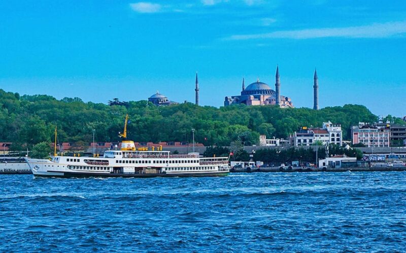 Istanbul: Bosphorus Cruise and Bus Tour with Bazaar Visit - Visiting Rumeli Fortress and Its Role in Ottoman History