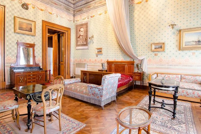 Istanbul Bosphorus Cruise And Dolmabahce Palace Tour Full Day - Exploring Dolmabahce Palace: Istanbuls 19th-Century Opulence