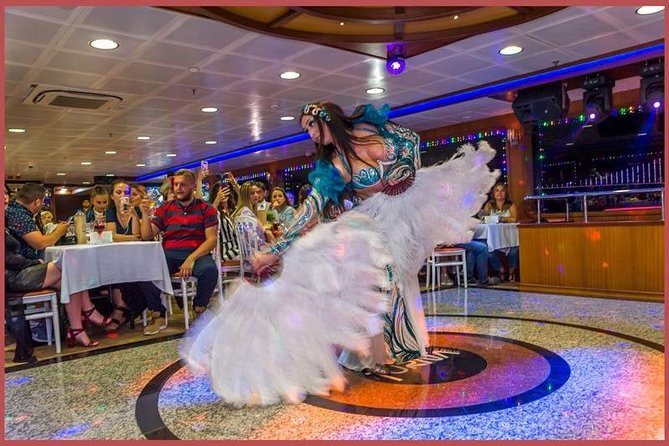 Istanbul Bosphorus Cruise with Dinner and Belly-Dancing Show - The Crowds and Service Quality