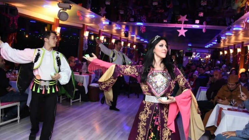 Istanbul: Bosphorus Dinner Cruise - Starting Point and Duration of the Istanbul Bosphorus Dinner Cruise