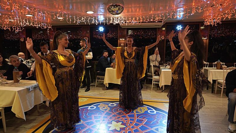 Istanbul: Bosphorus Dinner Cruise with Drinks & Turkish Show - Entertainment with Turkish Dance and Cultural Shows