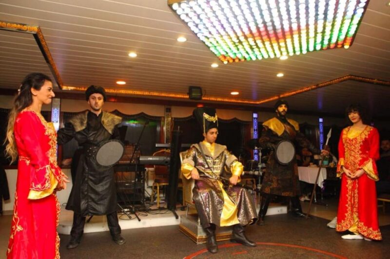 Istanbul: Bosphorus Dinner Cruise with Entertainment - Practical Tips for the Cruise Experience