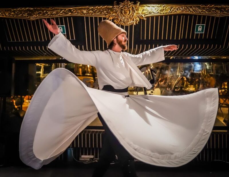 Istanbul: Bosphorus Dinner Cruise with Private Table & Show - Iconic Istanbul Landmarks Visible from the Water