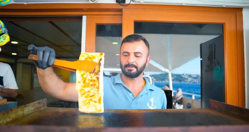 Istanbul: Bosphorus & Golden Horn Cruise Daytime or Sunset - Key Points