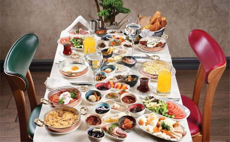 Istanbul: Bosphorus Morning Cruise with Breakfast - Key Points