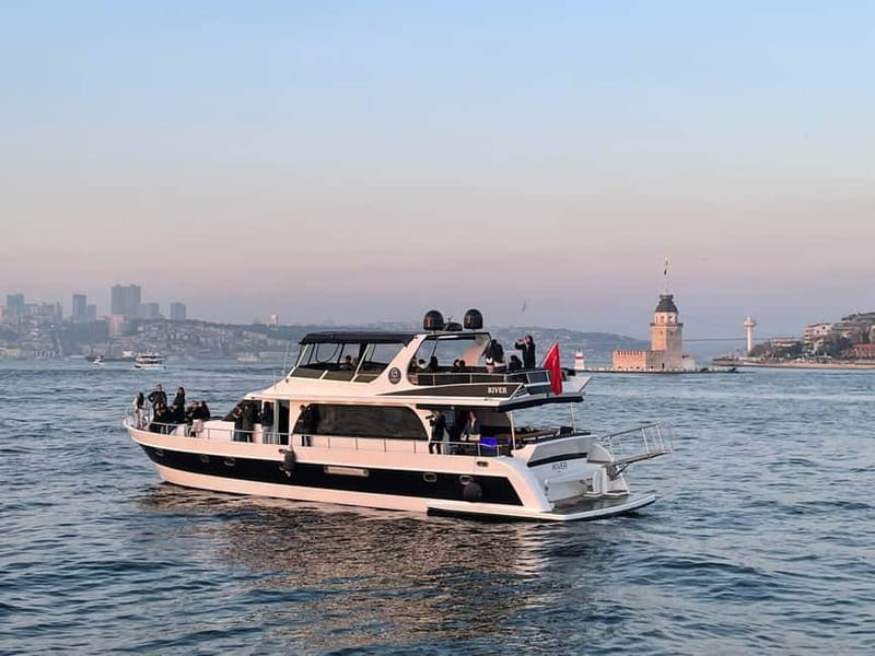 Istanbul: Bosphorus Private Guided Yacht Cruise with Snacks - Key Points