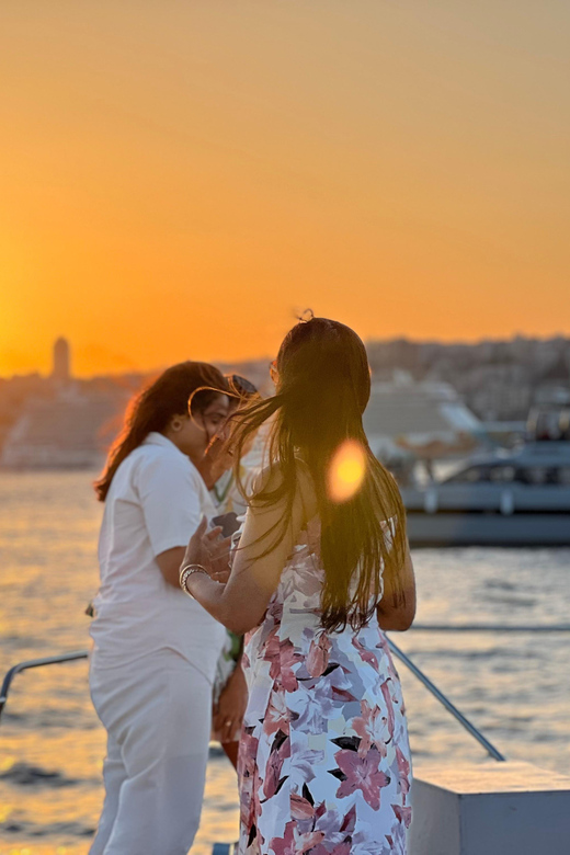 Istanbul: Bosphorus Sunset Cruise on a Luxury Yacht - Comparing This Tour to Similar Bosphorus Cruises