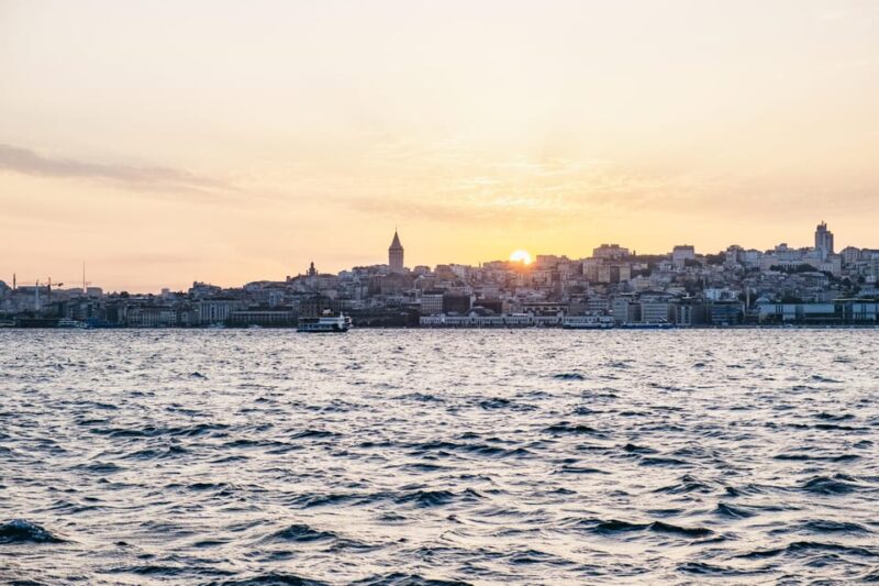 Istanbul: Bosphorus Sunset Cruise on a Luxury Yacht - Istanbul: Bosphorus Sunset Cruise on a Luxury Yacht