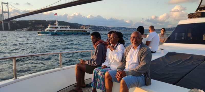 Istanbul: Bosphorus Sunset Cruise on Yacht with Live Guide - Starting Point at Kabatas Pier Offers Easy Access