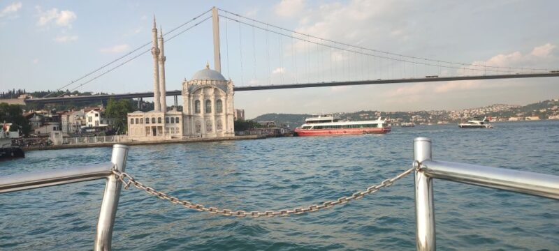Istanbul: Bosphorus Sunset Cruise on Yacht with Live Guide - Sunset Views from the Bosphorus Are Unmatched