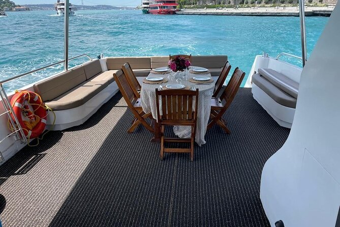 Istanbul Bosphorus Sunset Cruise on Yacht with Live Guide - Food and Beverage Offerings