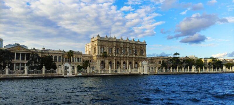 Istanbul: Bosphorus Sunset Cruise with Snacks and Wine - Experience Istanbul from the Water with a Sunset Cruise