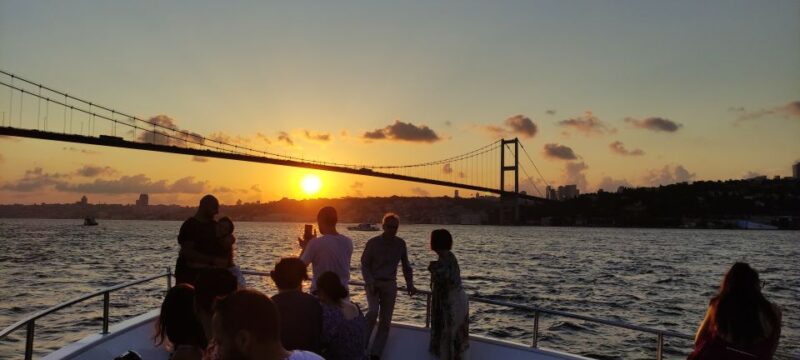 Istanbul: Bosphorus Sunset Cruise with Snacks and Wine - Watching the Sunset Over Istanbul’s Skyline