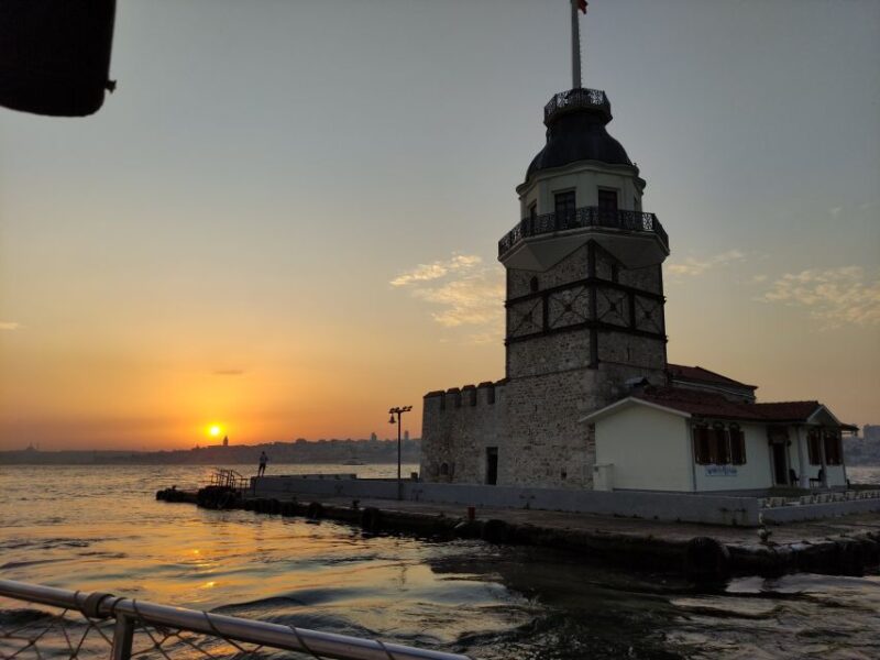 Istanbul: Bosphorus Sunset Cruise with Snacks and Wine - Practical Tips for Participants