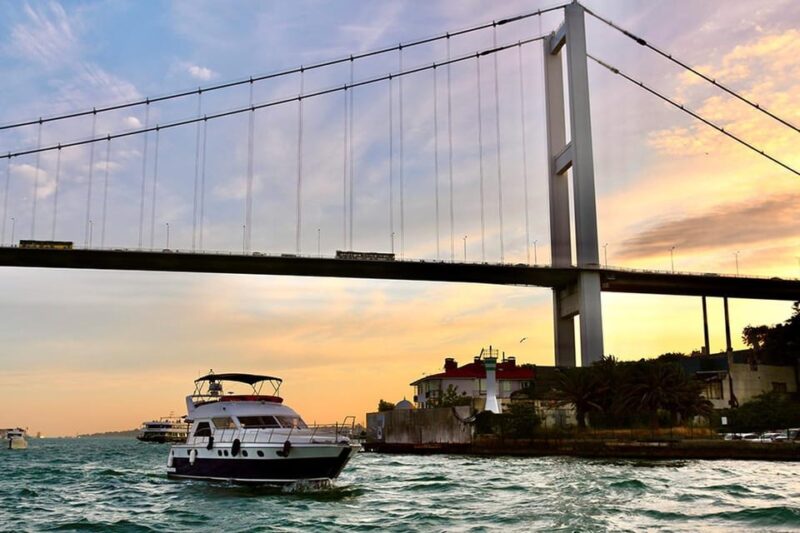 Istanbul: Bosphorus Yacht Cruise at Sunset with Snacks - Accessibility and Practical Tips