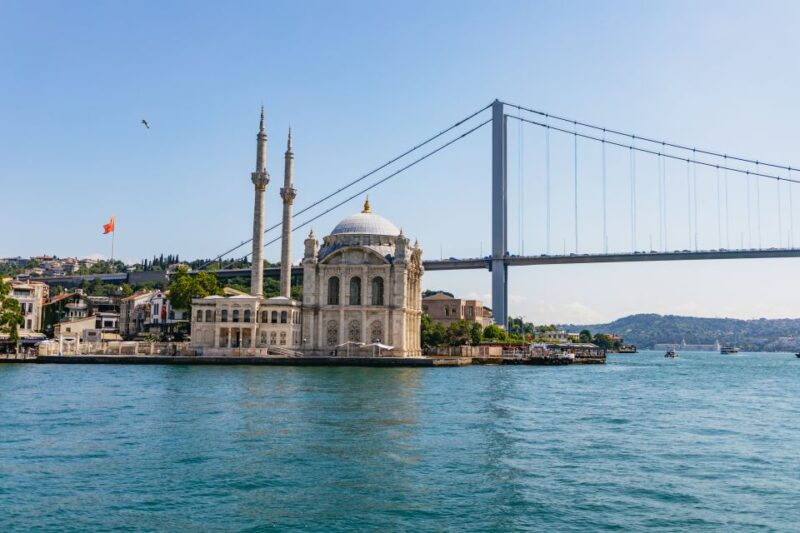 Istanbul: Bosphorus Yacht Cruise with Stopover on Asian Side - Timing, Group Size, and Pacing