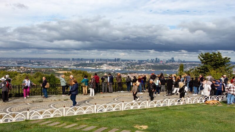 Istanbul: City Hightlights Bus Tour and Bosphorus Cruise - Relaxing at Pierre Loti Hill and the Cable Car Experience
