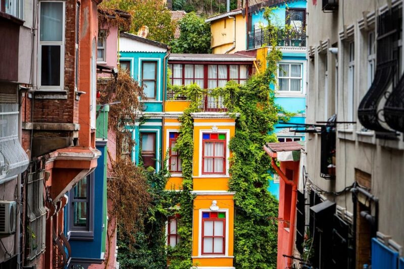Istanbul: Colorful Fener & Balat Walking Tour w/Expert Guide - Discover the Charm of Istanbuls Fener and Balat Neighborhoods