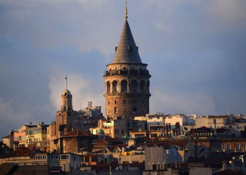 Istanbul Combo: Dolmabahce Palace & Galata Tower - Timing, Crowd Levels, and Accessibility