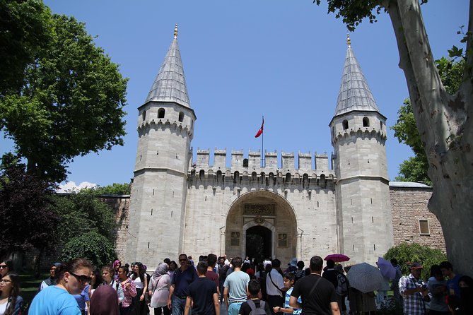 Istanbul Delights: A Journey Through Flavor and History - Key Points