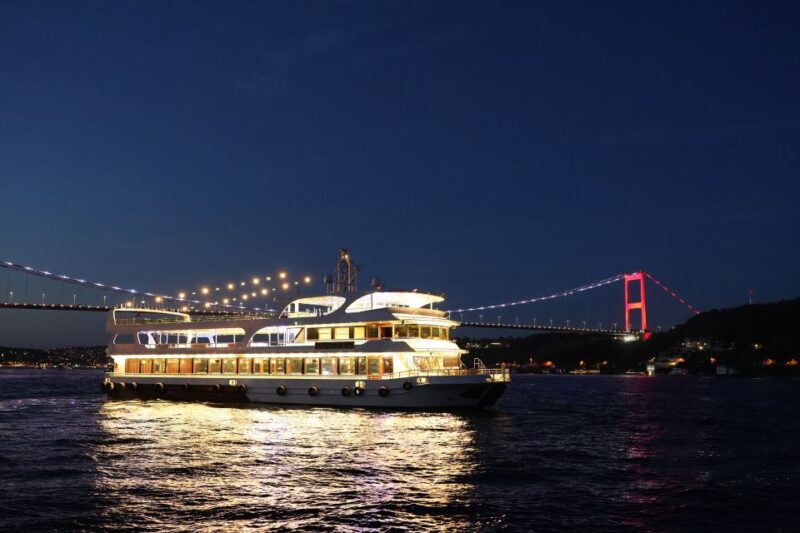 Istanbul: Dinner Cruise and Entertainment with Private Table - Live Entertainment and Cultural Highlights