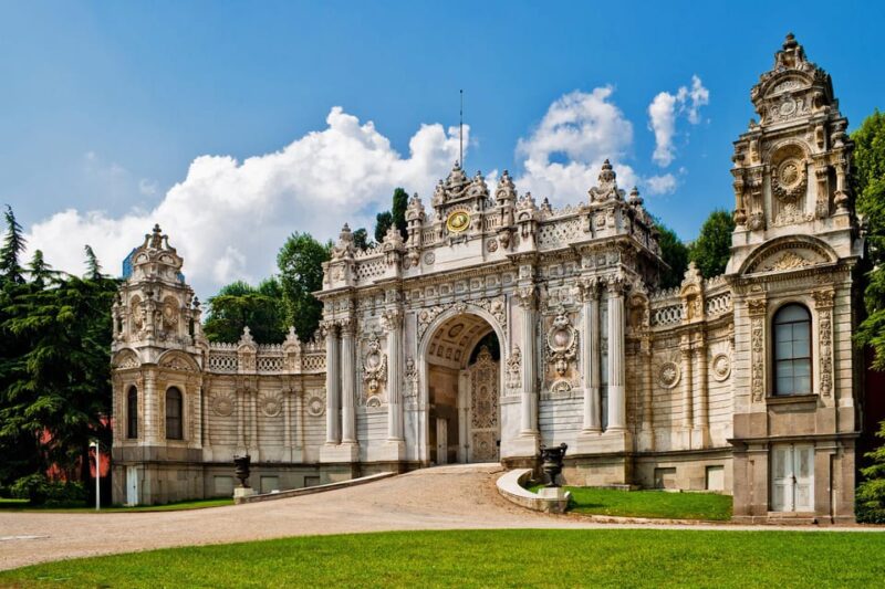 Istanbul: Dolmabahce Palace, Chora Church & Balat Tour - Istanbul in a Day: Pros and Cons