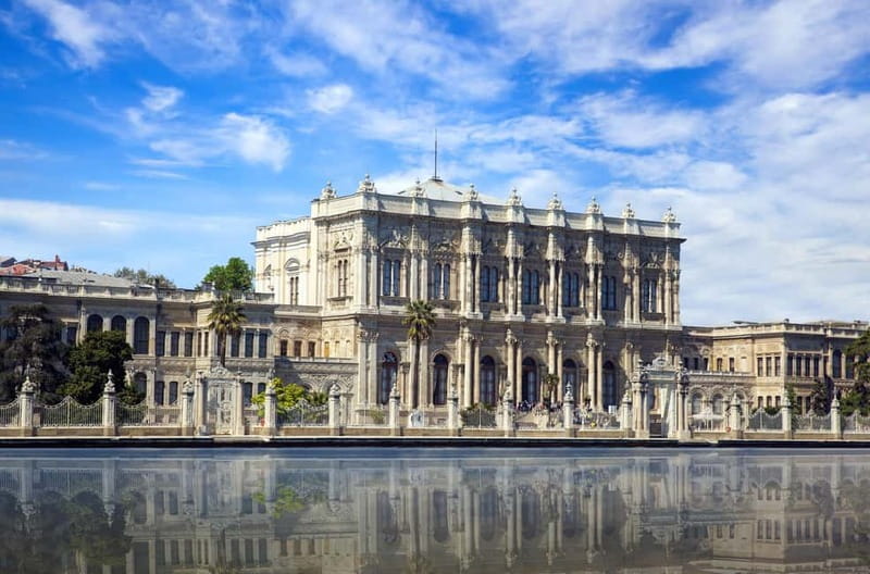 Istanbul: Dolmabahce Palace Guided Tour - Exploring the Royal Apartments and Sultan’s Harem