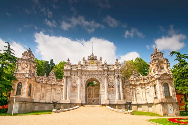 Istanbul Dolmabahçe Palace Private Tour with Transfers - Key Points