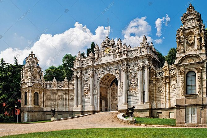 Istanbul Dolmabahce Palace Tour - The Unique Appeal of Dolmabahce Palace and Its Location