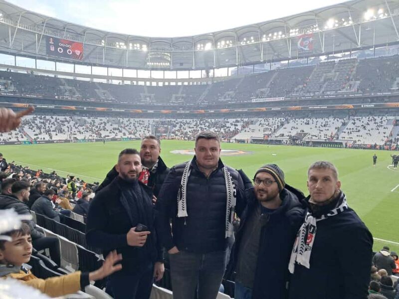 Istanbul: Enjoy a football match day experience with Local - Key Points