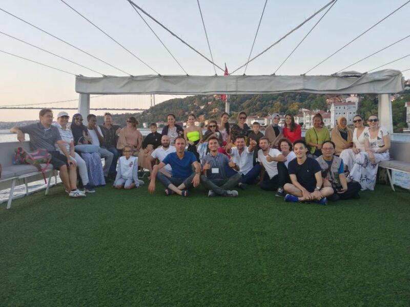 Istanbul: Explore Bosphorous on a Sunset Boat Cruise - The Boat and Comfort