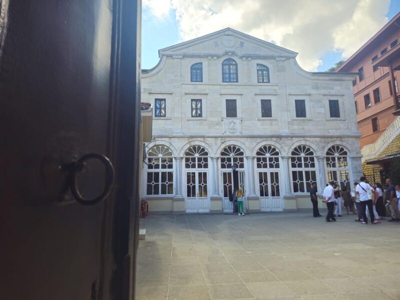 Istanbul: Fener & Balat Guided Tour through Colored Streets - Key Religious Sites: Churches and Synagogues