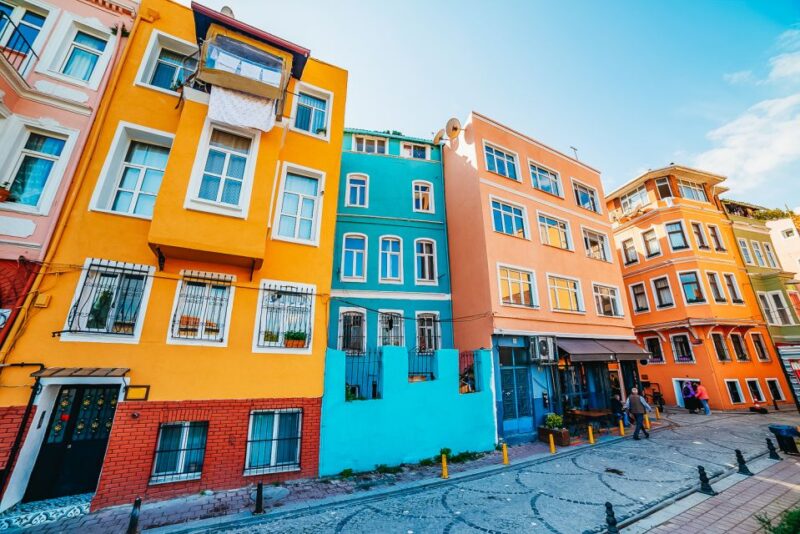 Istanbul: Fener, Balat, Old Greek and Jewish Quarter Tour - Sampling Local Flavors in Balat