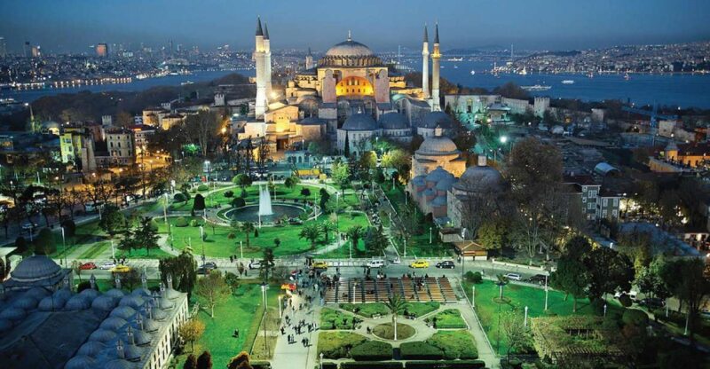 Istanbul: Full-Day Heritage Tour - Visiting the Historic Heart: Hagia Sophia