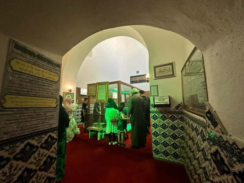 Istanbul: Full Day Islamic Sahaba /Heritage Tour with Lunch - Concluding the Day with Shopping and Return