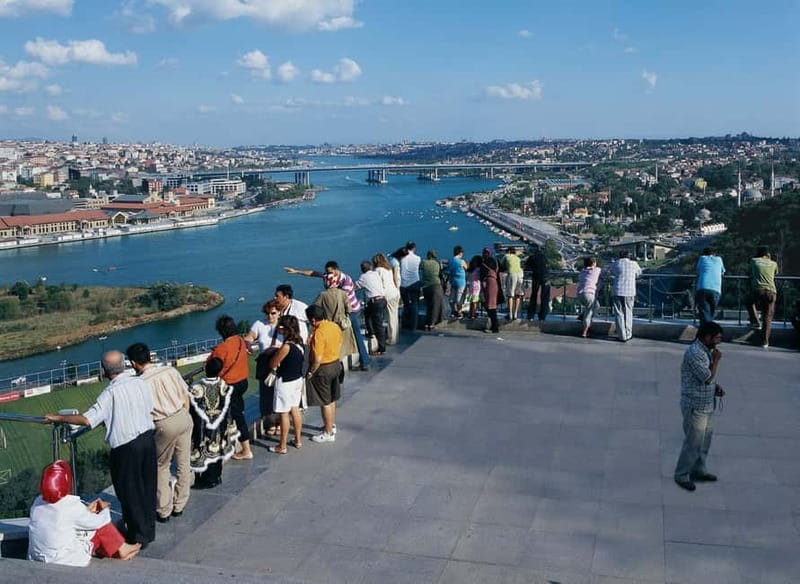 Istanbul: Guided Bosphorus Cruise & Golden Horn Bus Tour - Bosphorus Cruise: Sailing Between Continents