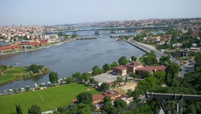 Istanbul: Guided Bosphorus Cruise & Golden Horn Bus Tour - Logistics and Group Size