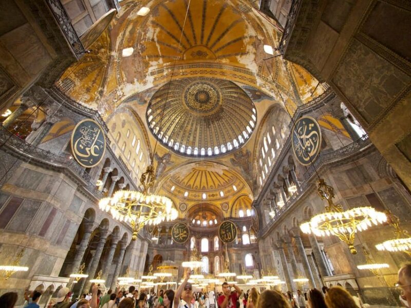 Istanbul: Hagia Sofia, Blue Mosque, and Grand Bazaar Tour - Exploring the Grand Bazaar: A Shopping Wonderland