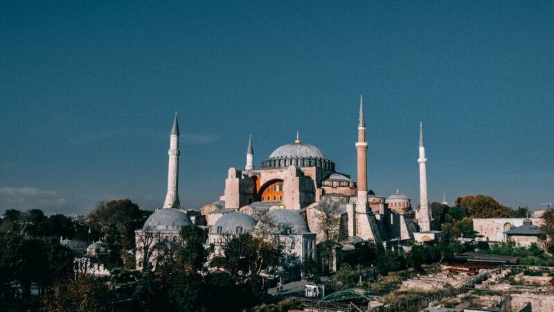 Istanbul: Hagia Sophia, Blue Mosque, Cistern & Bazaar Tour - Key Points