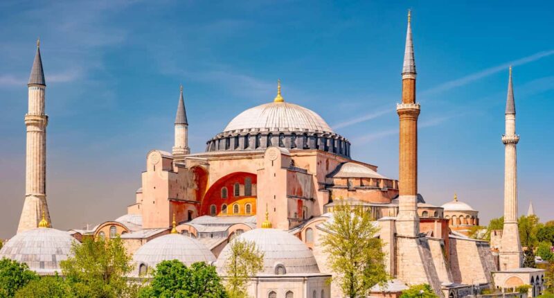 Istanbul: Hagia Sophia Tour with Optional Blue Mosque Tour - The Meeting Point and Arrival Details in Istanbul