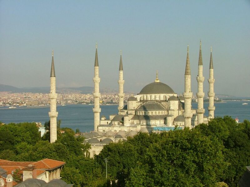 Istanbul: Half-Day Morning Hagia Sophia & Blue Mosque Tour - Sultanahmet Square: The Hippodrome and Iconic Monuments